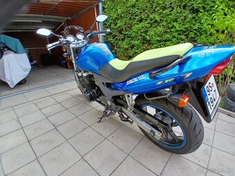 Kawasaki zr7 - 6