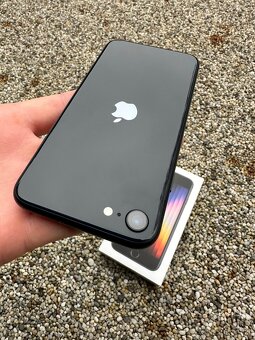 iPhone SE 3. Gen (2022) 128GB - baterie 100% - 6