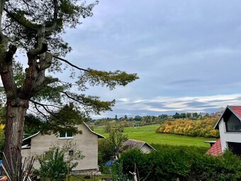 Stavební pozemek na Novém Hradci – klid, příroda a výhledy - 6