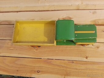 Starý Dřevěný Náklaďák - 6