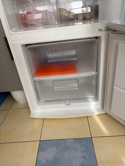 chladnička Electrolux  CB2901C - 6