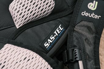 Batoh Deuter Attack 20l - integrovaný chránič SAS-TEC - 6