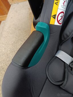 Britax Römer Baby-Safe 3 i-Size + isofix základna - 6