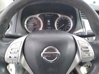NISSAN NAVARA 2.3 dCi 120kW ČR,SERVISKA,MANUÁL,4X4 - 6