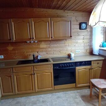 Rustikální kuchyňská linka se spotřebiči - 6