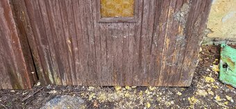 Stará dvoukřídla vrata do garáže z masivu - 6
