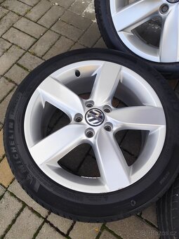 ALU 5x112 r17 VW + 225/45/17 - PĚKNÁ SADA - 6
