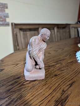 Hliněná soška - 6