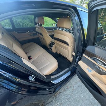 BMW 750d xDrive Limousine, krásné, nové v ČR, 1. majitel - 6
