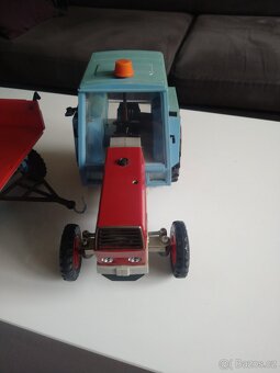 Traktor Zetor s vlečkou KDN - 6