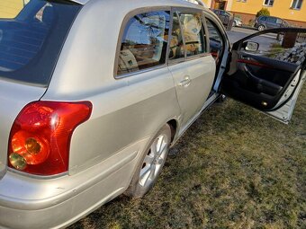 Toyota T25 Avensis - 6