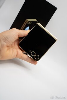 SAMSUNG GALAXY ZFLIP6 - 6