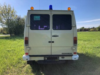 Mercedes Benz 307D - 6