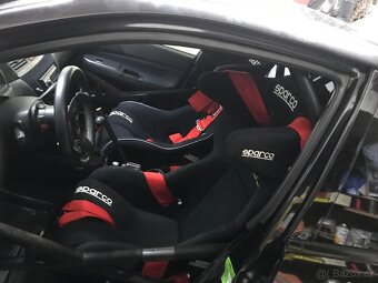 Mitsubishi Lancer EVO 9 - 6
