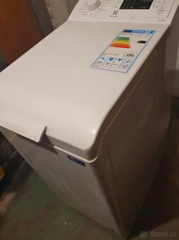 PRACKA ELECTROLUX,HORNI PLNENI,6KG,DISPLEJ,JAKO NOVA - 6