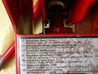 2x zvedák hydraulický 2T - min.130mm - max.345mm - zachovalý - 6
