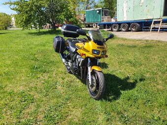 Yamaha FZS 600 Fazer - 6