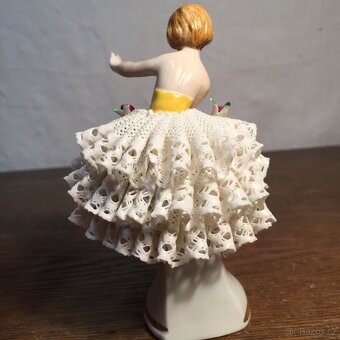 krajková porcelánová panenka tanačnice Dresden - 6
