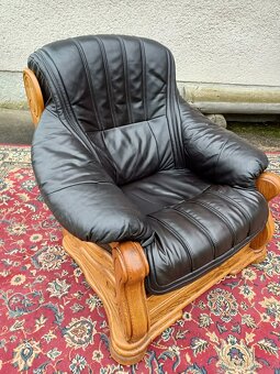 Rustikální křeslo kožené . - 6