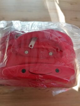 NOVÝ Kinder Surprise trolley - 6