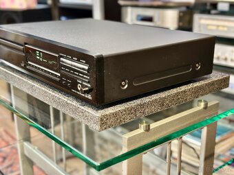 ONKYO DX-7211 (r.1997) optical-out - 6