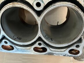 Blok motoru z BMW X5 4.8 IS e53 - 6