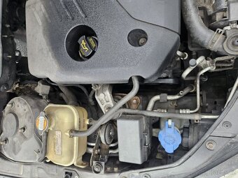 HYUNDAI I30 1.6 85KW - 6