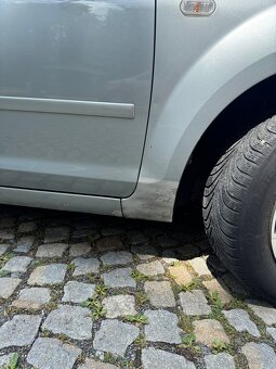 Ford Focus 1.6i - 6