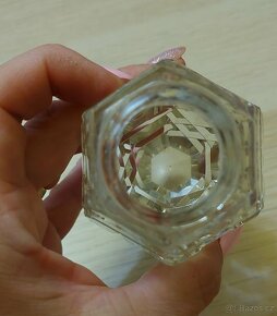 Skleněná vázička - 6