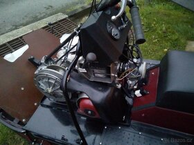 Sněžný skútr Buran A - 6