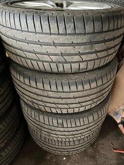 245/40 R18 93Y - BMW - 5x120 - 6