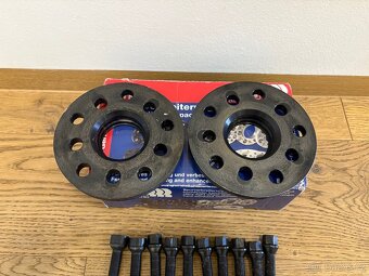 Rozšiřovací podložky 15mm a 12mm H&R, 112/5, včetně šroubů - 6