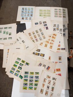 znamky pohlednice viněty etikety učty prospekty obalky - 6