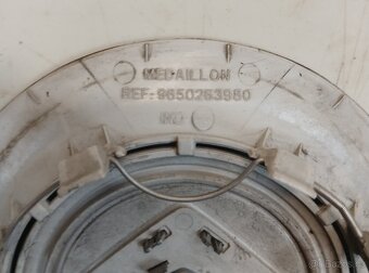 Sada středových pokliček značky Citroën - 6