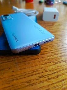 Xiaomi 12 8/128GB modrý - 6
