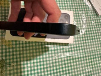 Prodám nový IPhone 13 128 GB zdarma Cellularline Sensation - 6