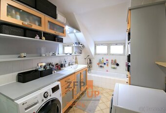 Prodej rodinného domu o rozloze 200 m2, ulice Janáčkova, Pol - 6