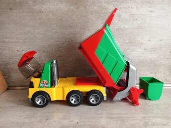 Velké popelářské auto Popeláři Bruder - 6