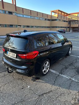 BMW 218i GRAN TOURER - 6