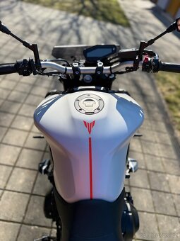 Yamaha MT09 - 6
