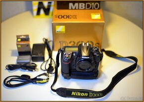 Prodám NIKON D300S s objektivem NIKKOR 18-200 mm a gripem - 6