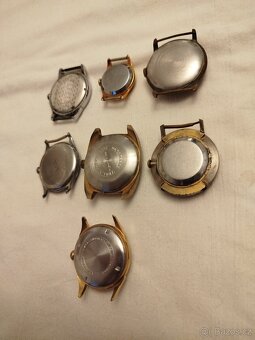 7 ks staré mechanické náramkové hodinky - 6