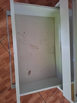 Koupelnová závěsná skříň - 6