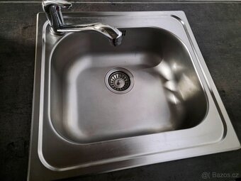 Kuchyňská linka se spotřebiči - 6