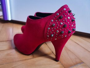 Červené semišové boty na podpatku - 6