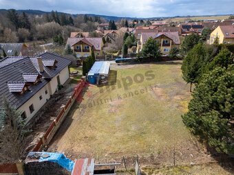 Prodej stavebního pozemku 1230 m2 v Dolních Jirčanech - 6