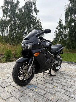 Honda VFR 800 Fi - 6
