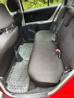 Toyota Yaris 1,0 VVT-i 51 KW r.v. 2006 - 6