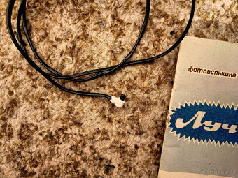 Niečo sovětske CCCP - asi staré blesky aj s brašňou - 6