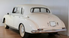 Mercedes-Benz 300 W 186 - 6